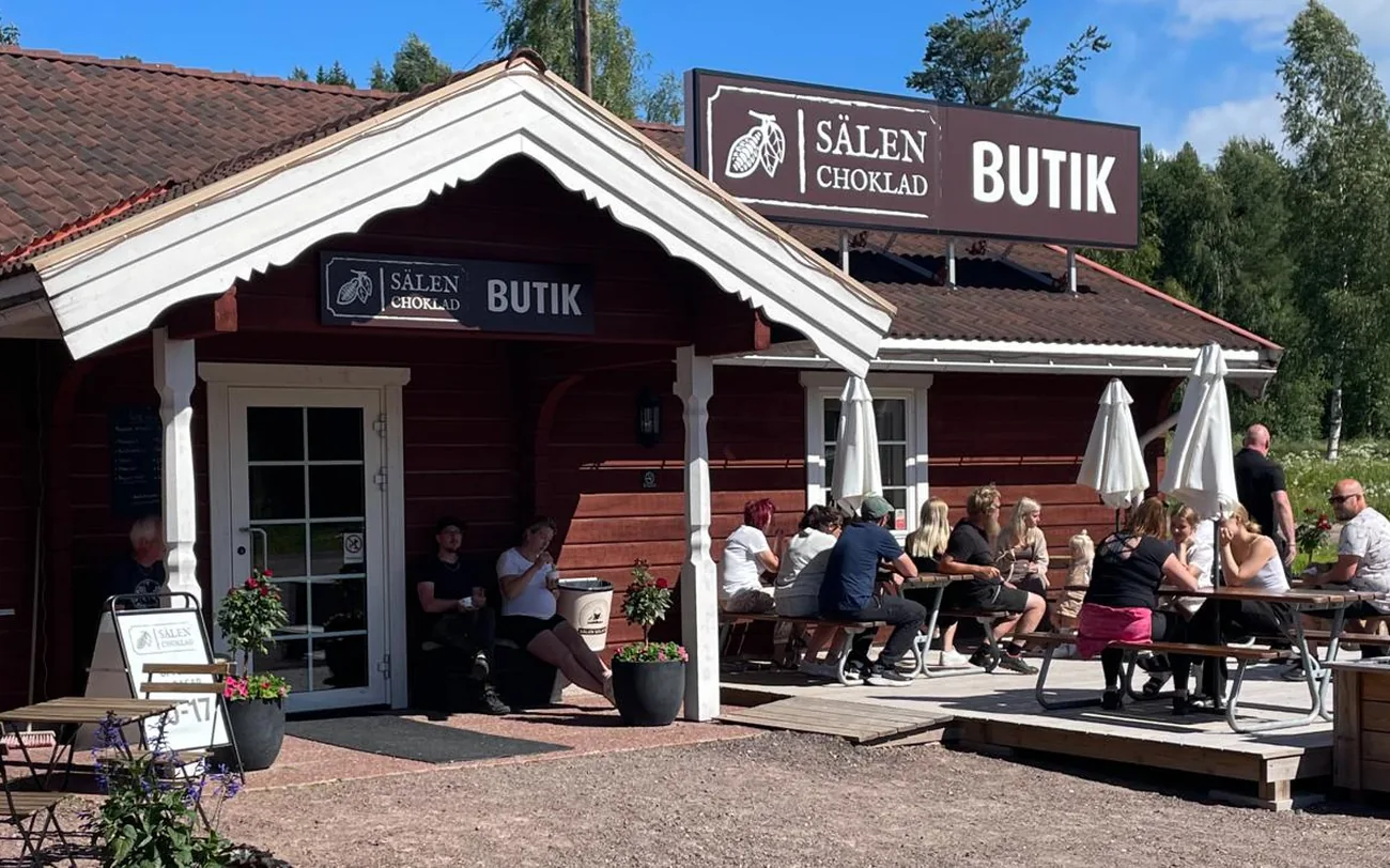 Sälen Choklad – vår chokladbutik i Sälen by en sommardag